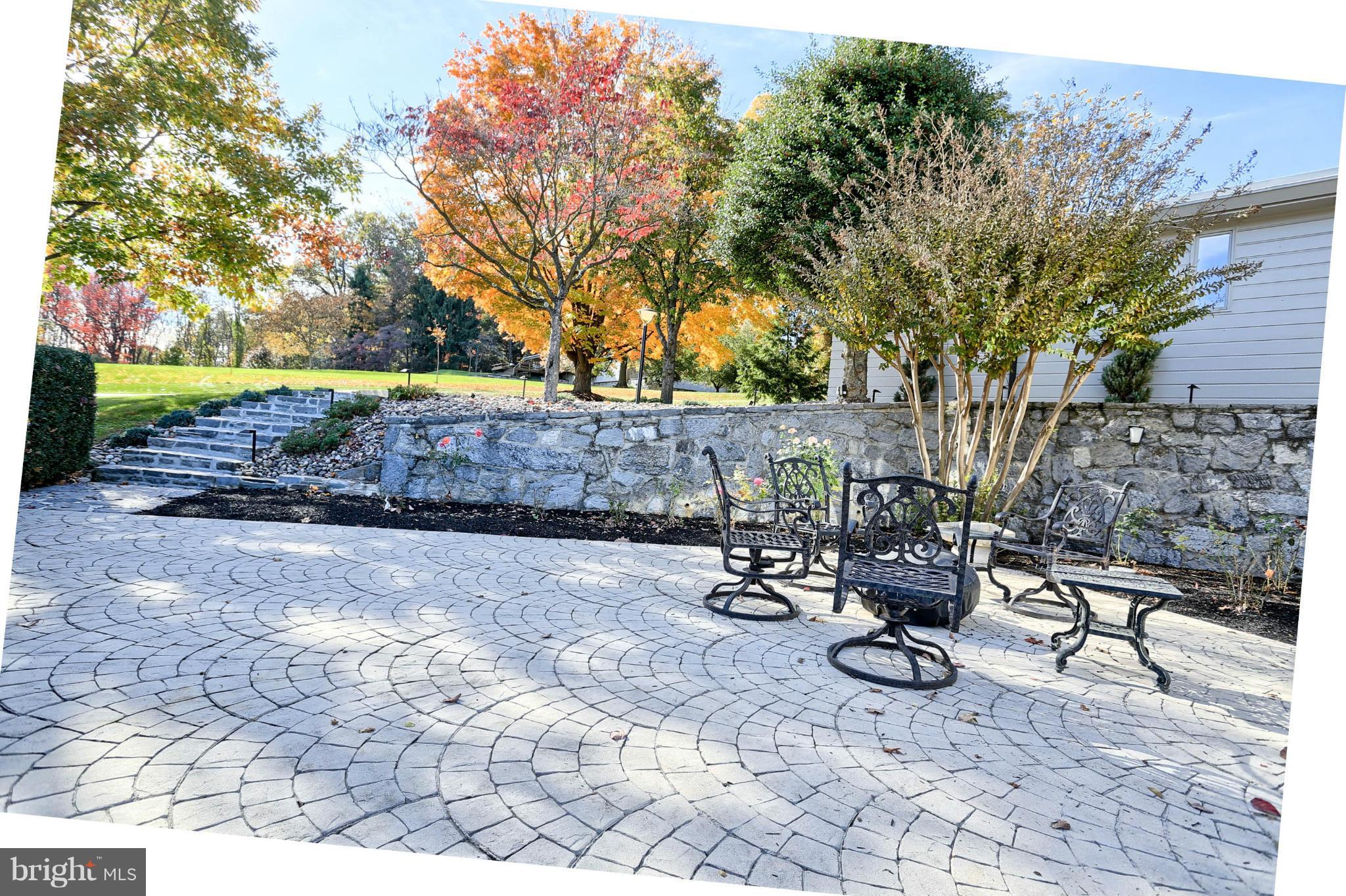 FALLING SPRING - Residential