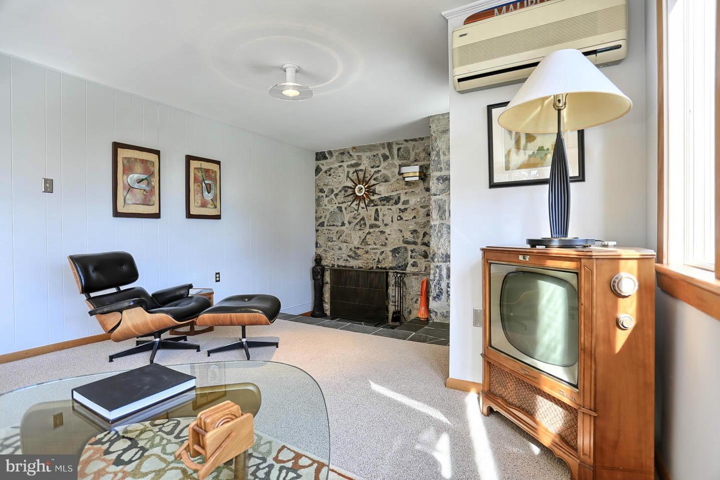 FALLING SPRING - Residential