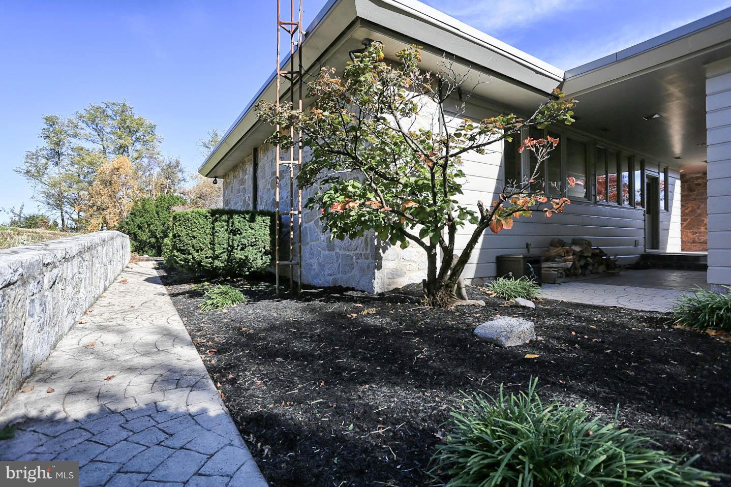 FALLING SPRING - Residential