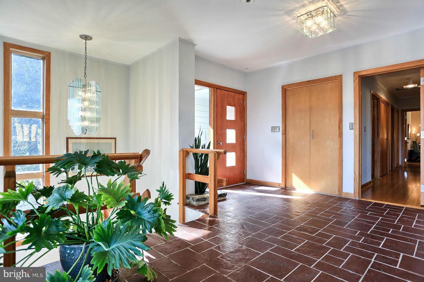 FALLING SPRING - Residential