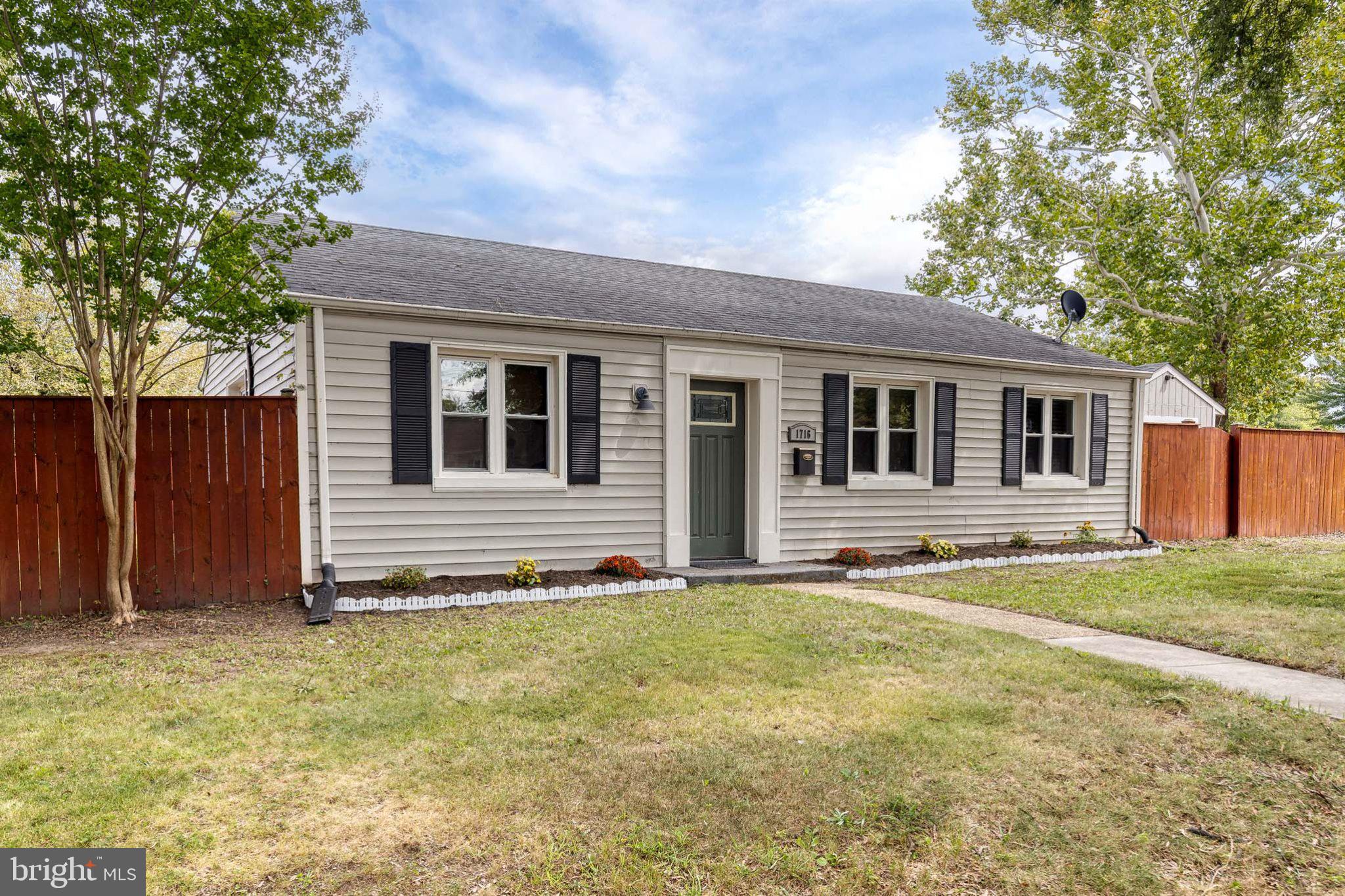1716 MANNING