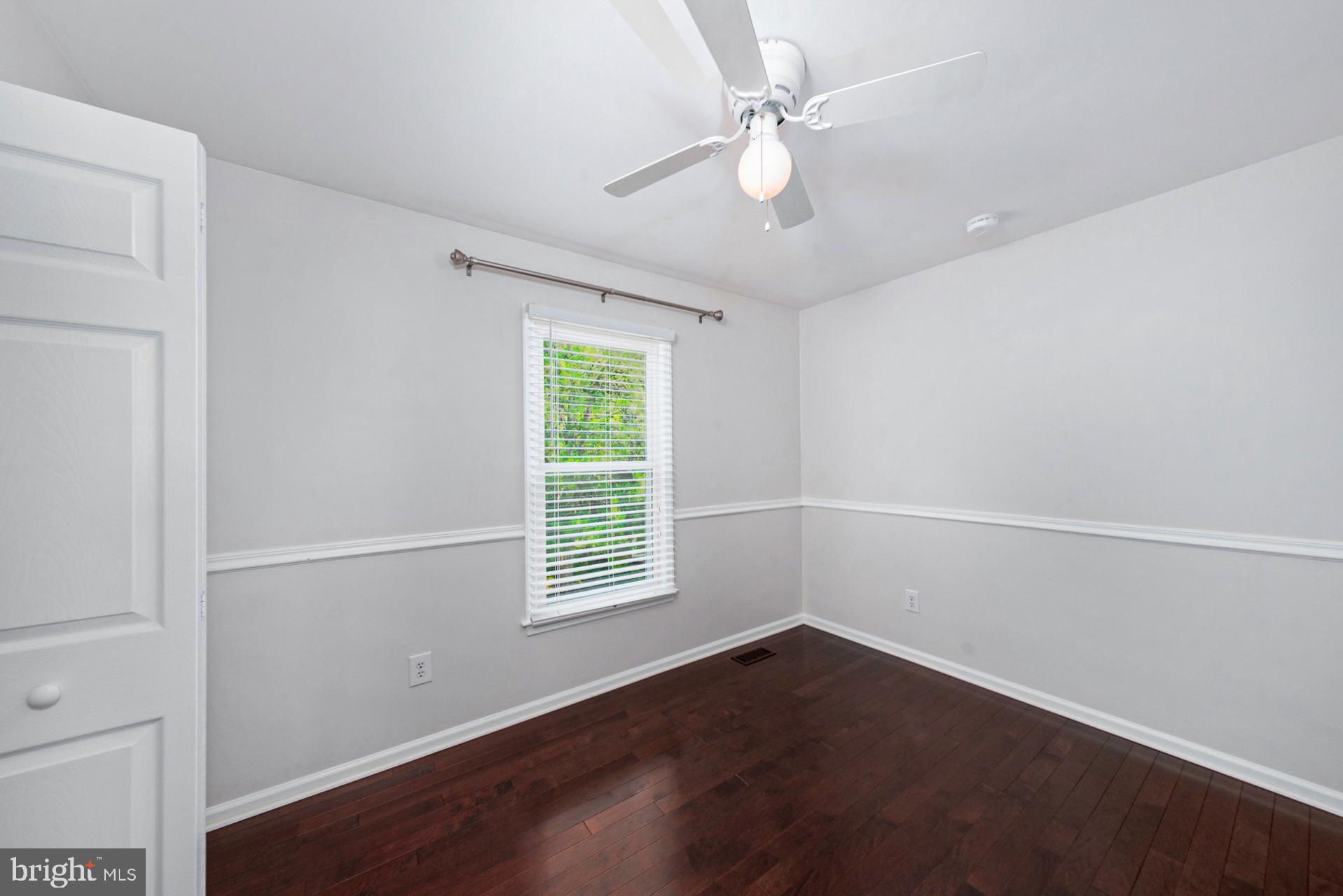 COUNTRY CLUB MANOR - Residential Lease