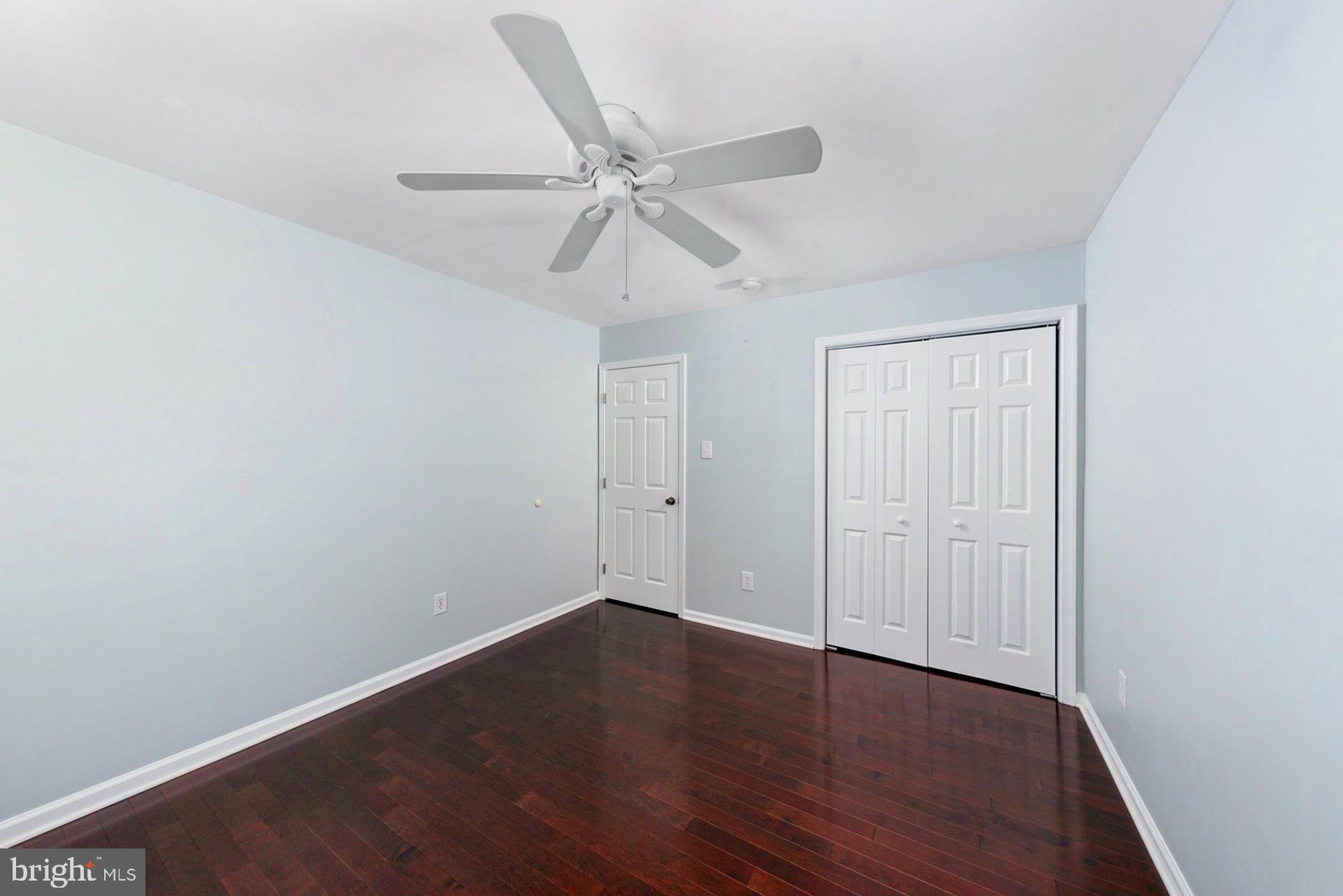 COUNTRY CLUB MANOR - Residential Lease