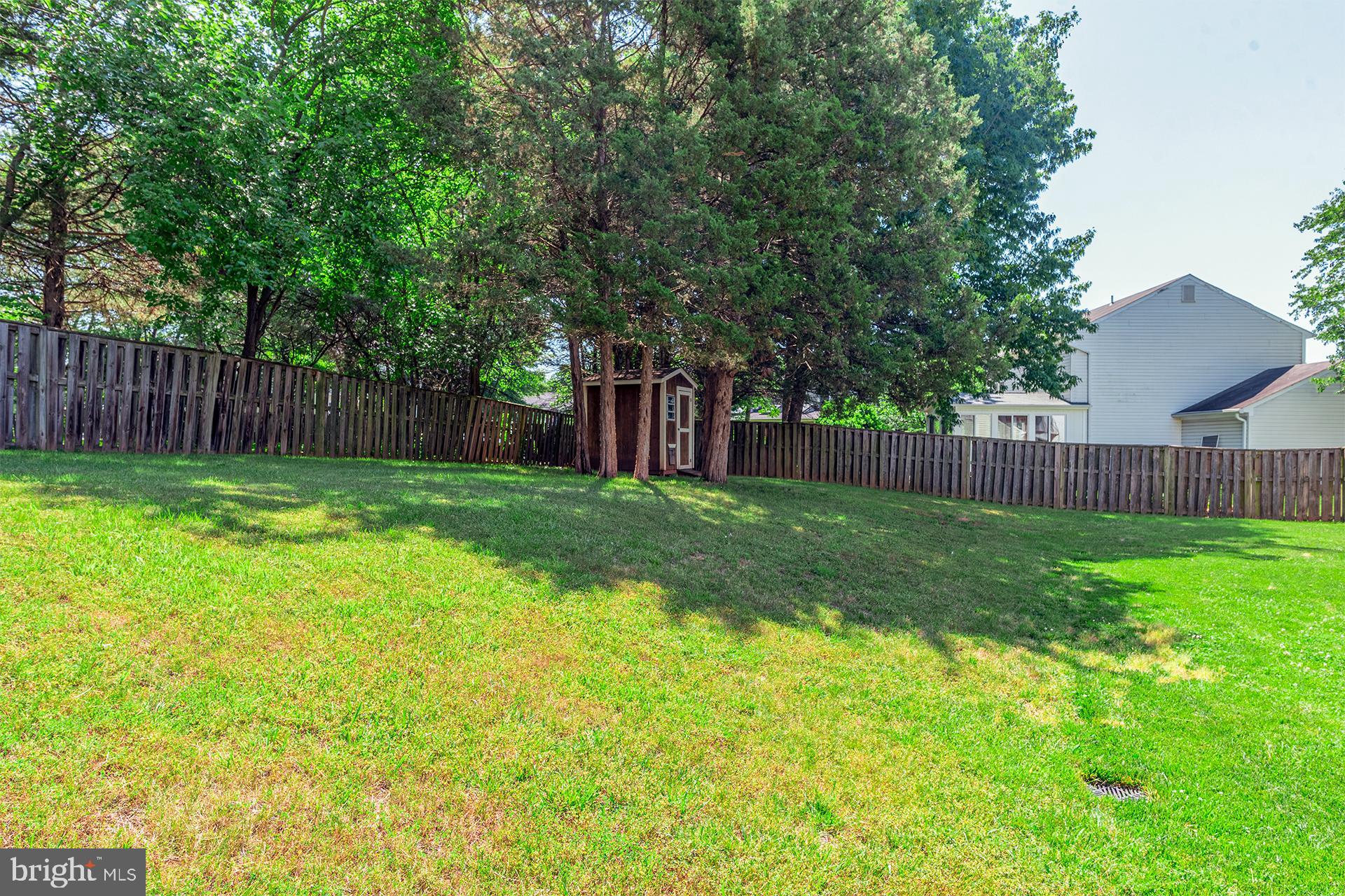 COUNTRY CLUB MANOR - Residential Lease