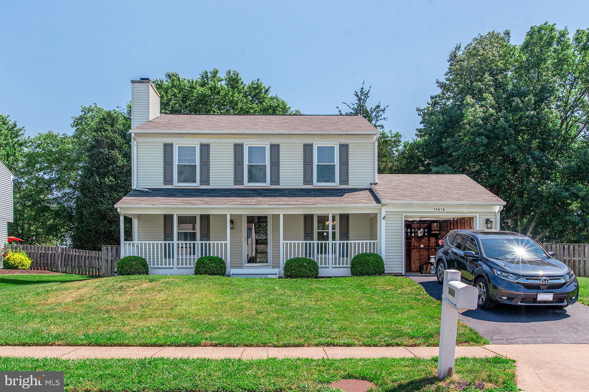 COUNTRY CLUB MANOR - Residential Lease