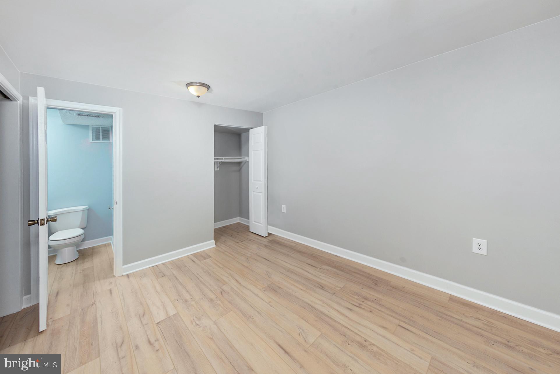 COUNTRY CLUB MANOR - Residential Lease