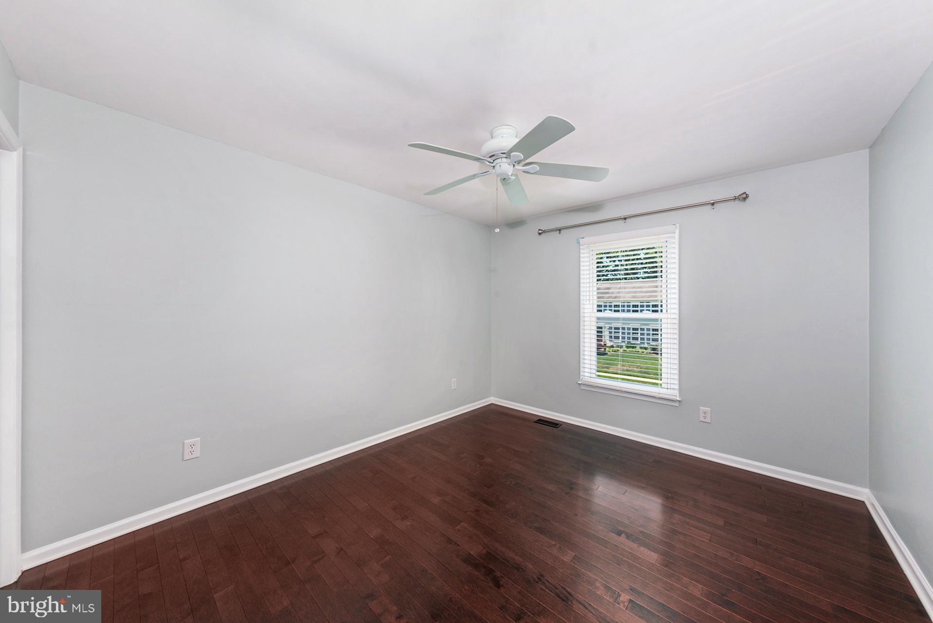 COUNTRY CLUB MANOR - Residential Lease