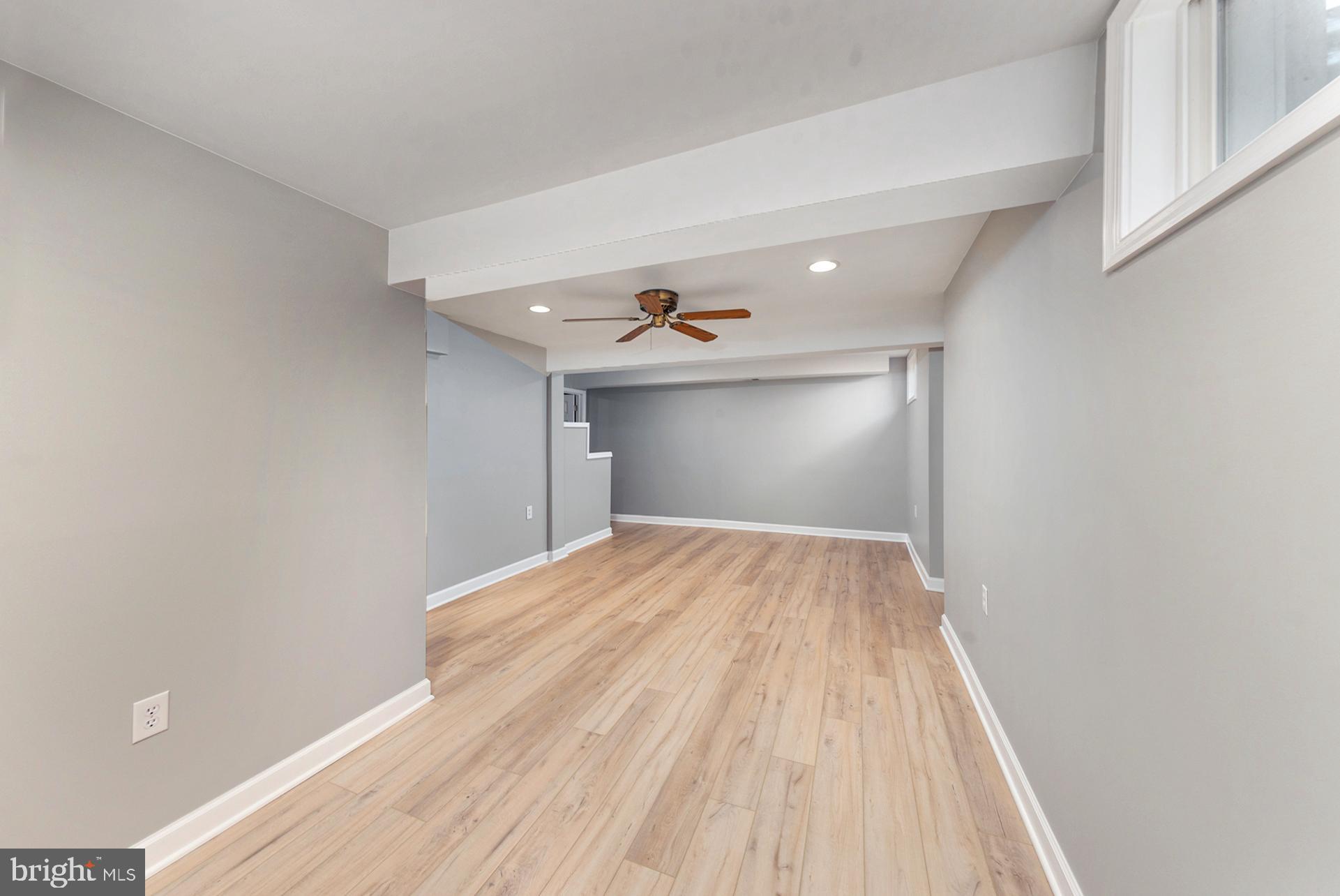 COUNTRY CLUB MANOR - Residential Lease