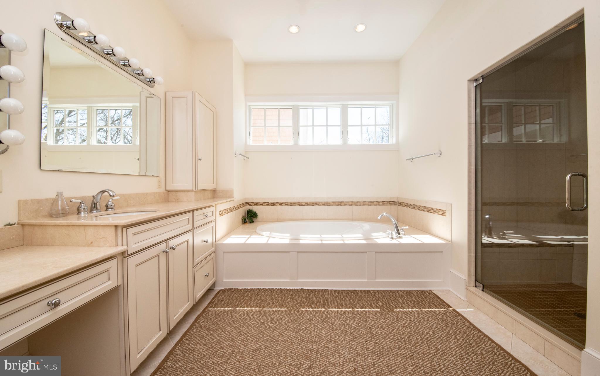 CENTREVILLE - Residential