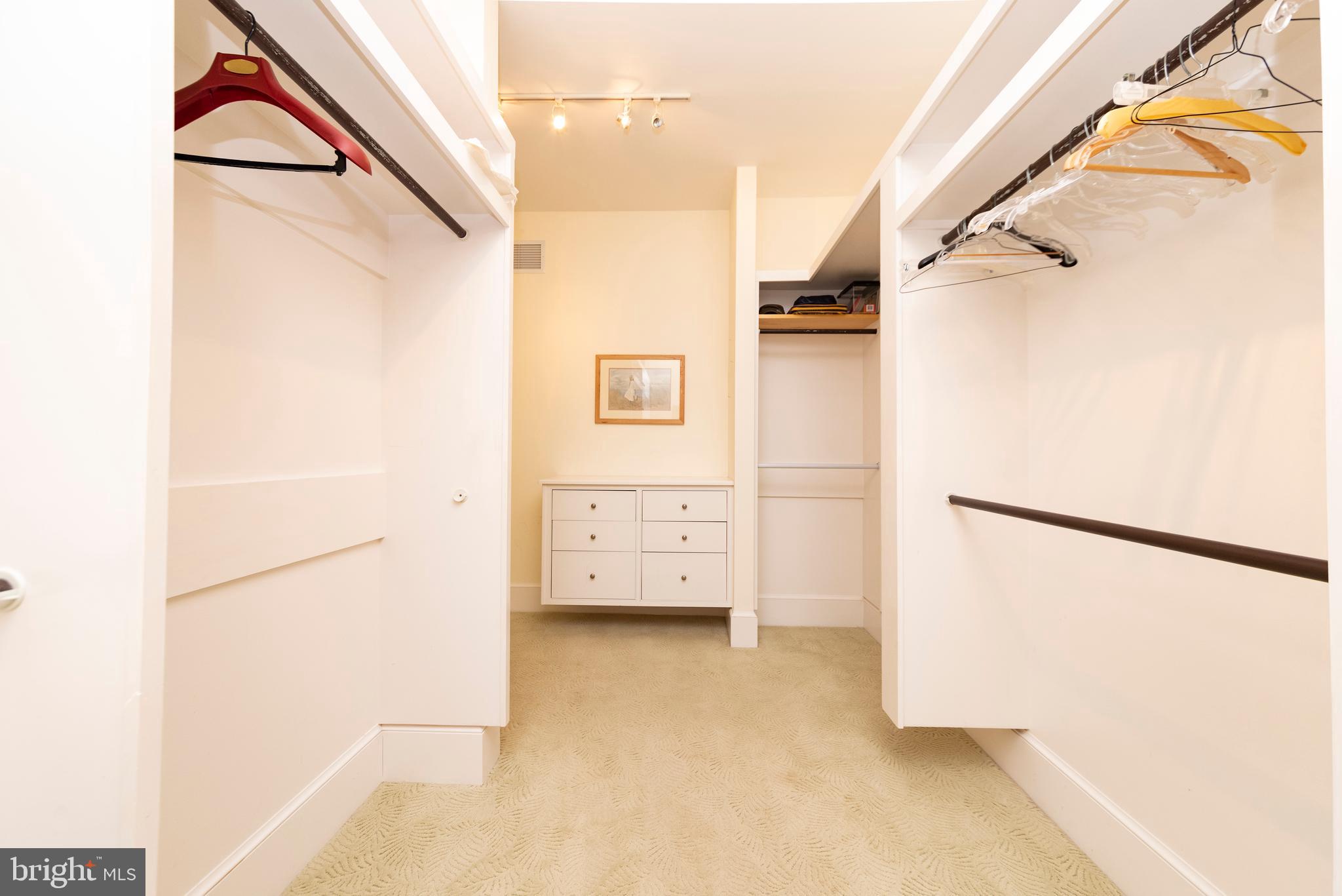 CENTREVILLE - Residential