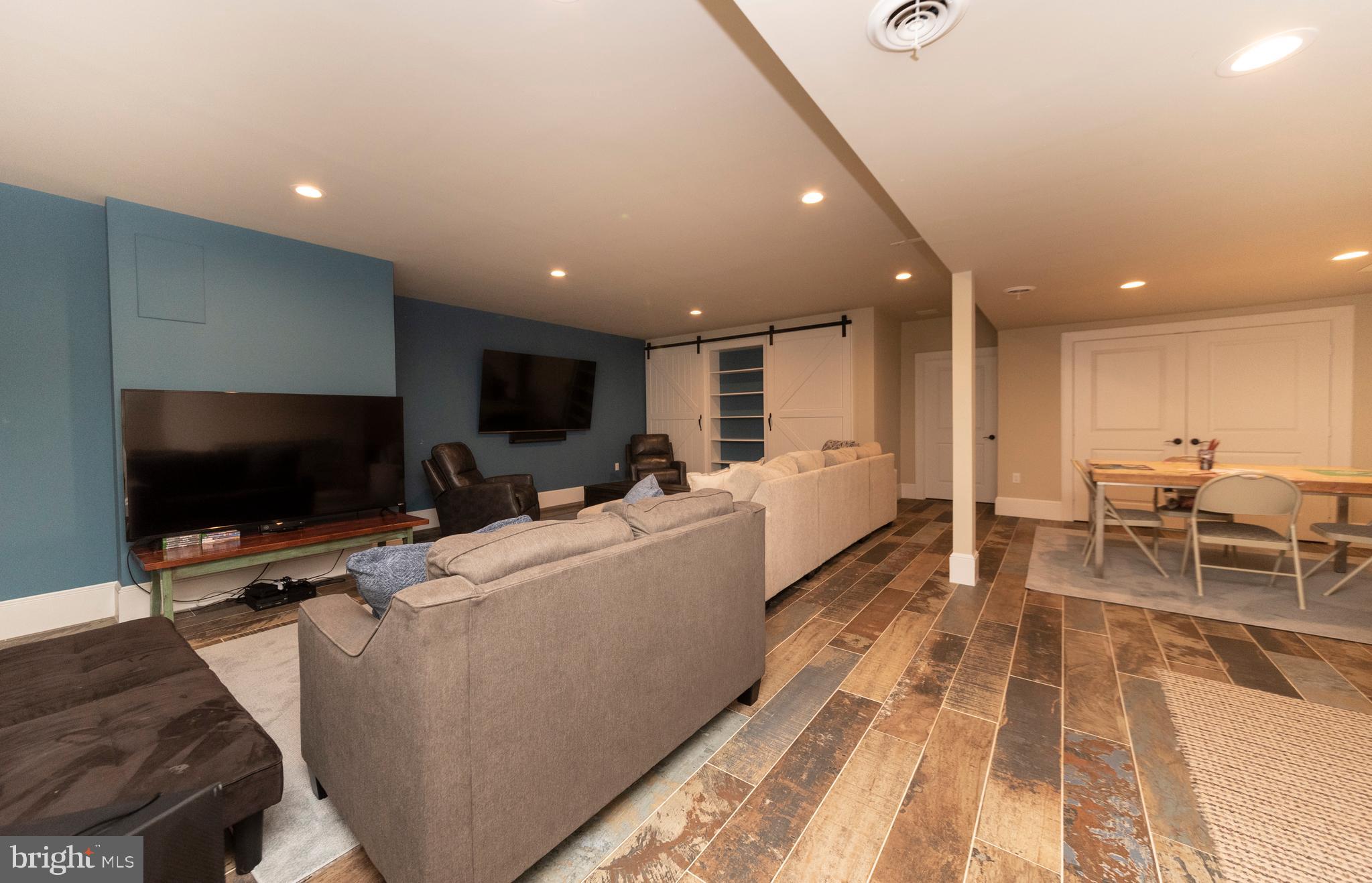 CENTREVILLE - Residential