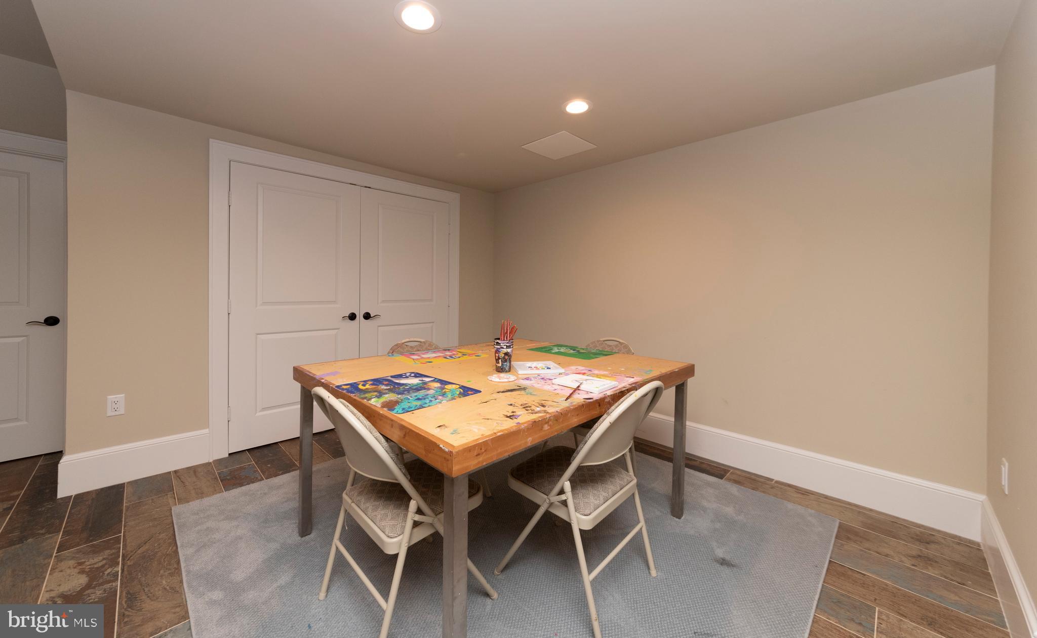 CENTREVILLE - Residential