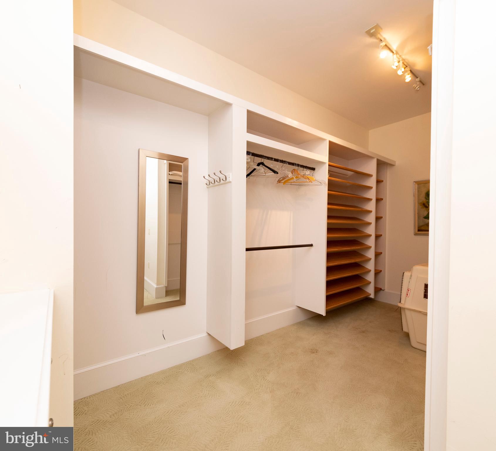 CENTREVILLE - Residential