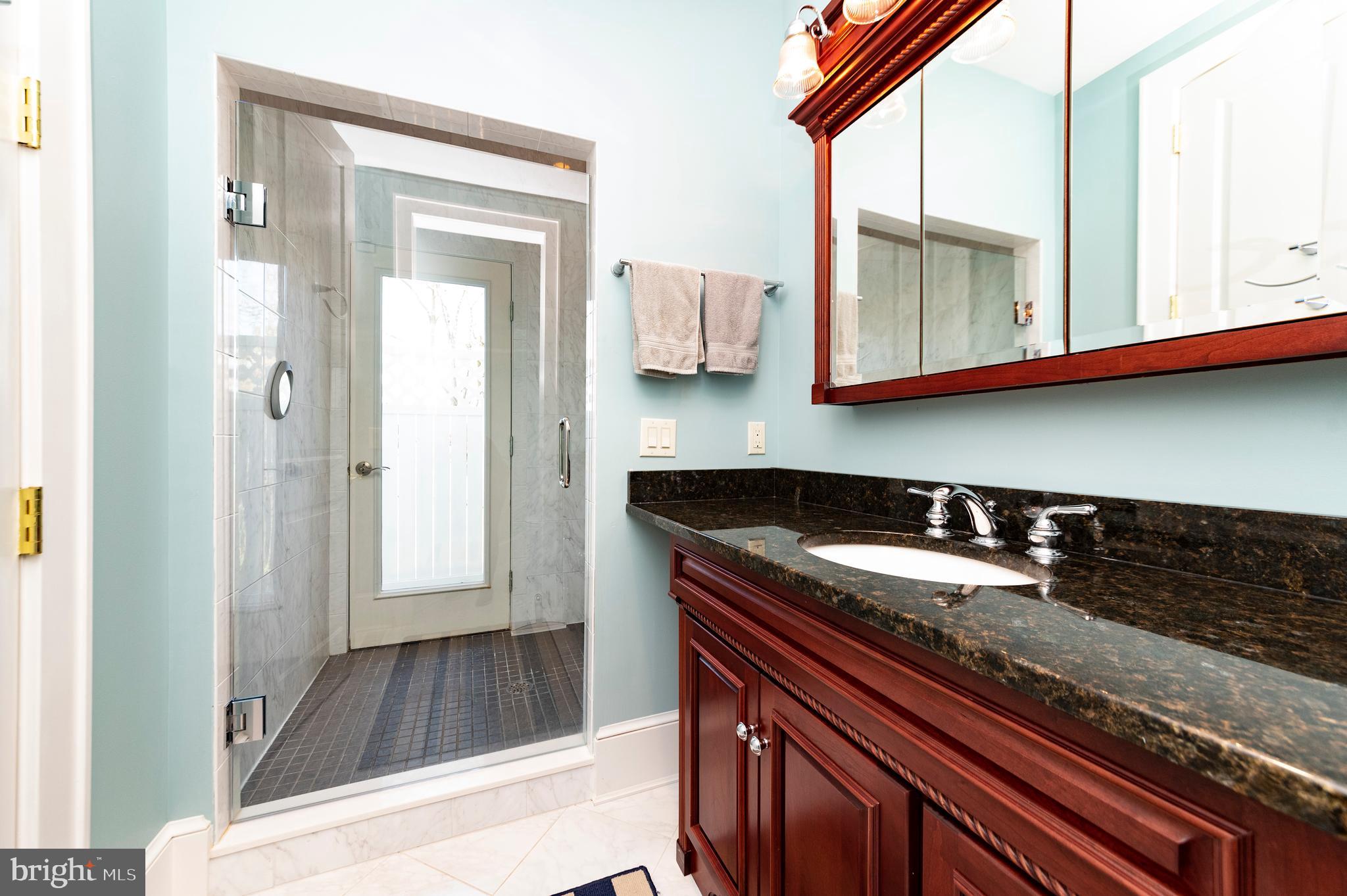 CENTREVILLE - Residential