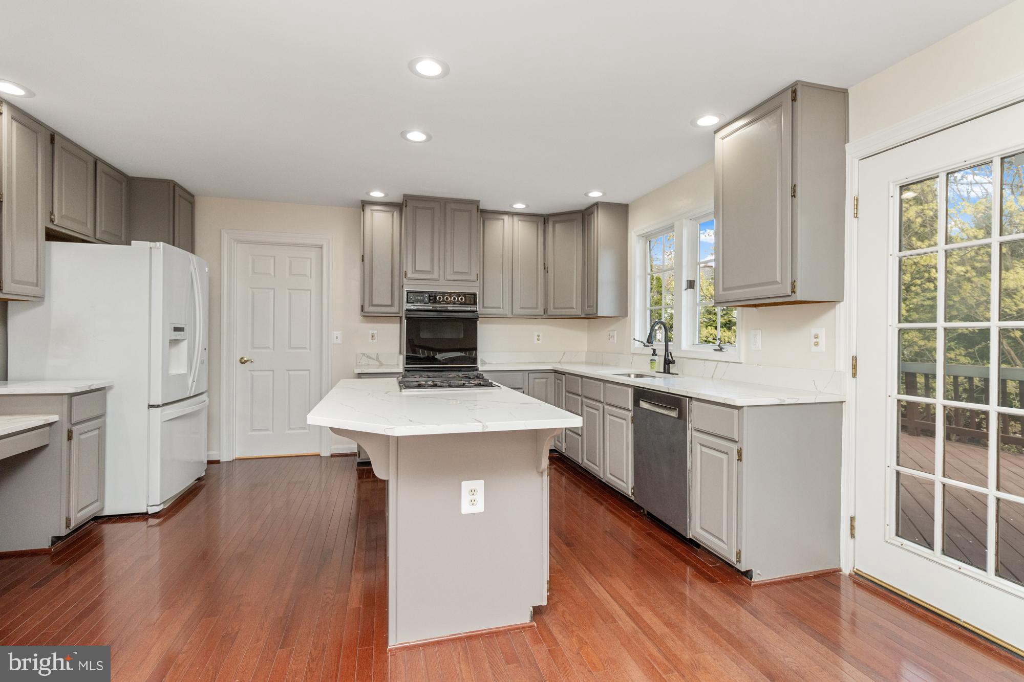 THE FIELDS AT SEMINARY II - Residential