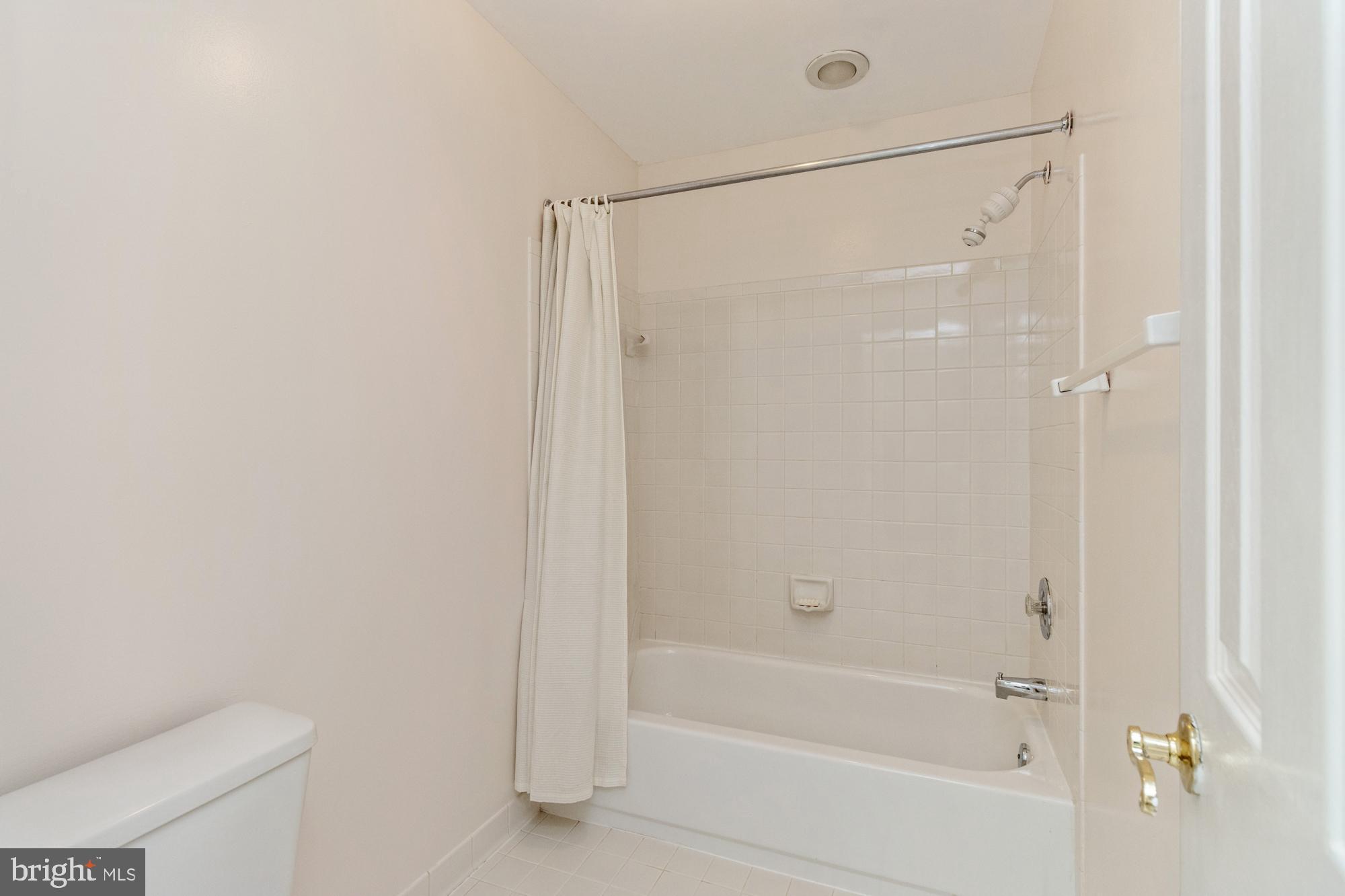 THE FIELDS AT SEMINARY II - Residential