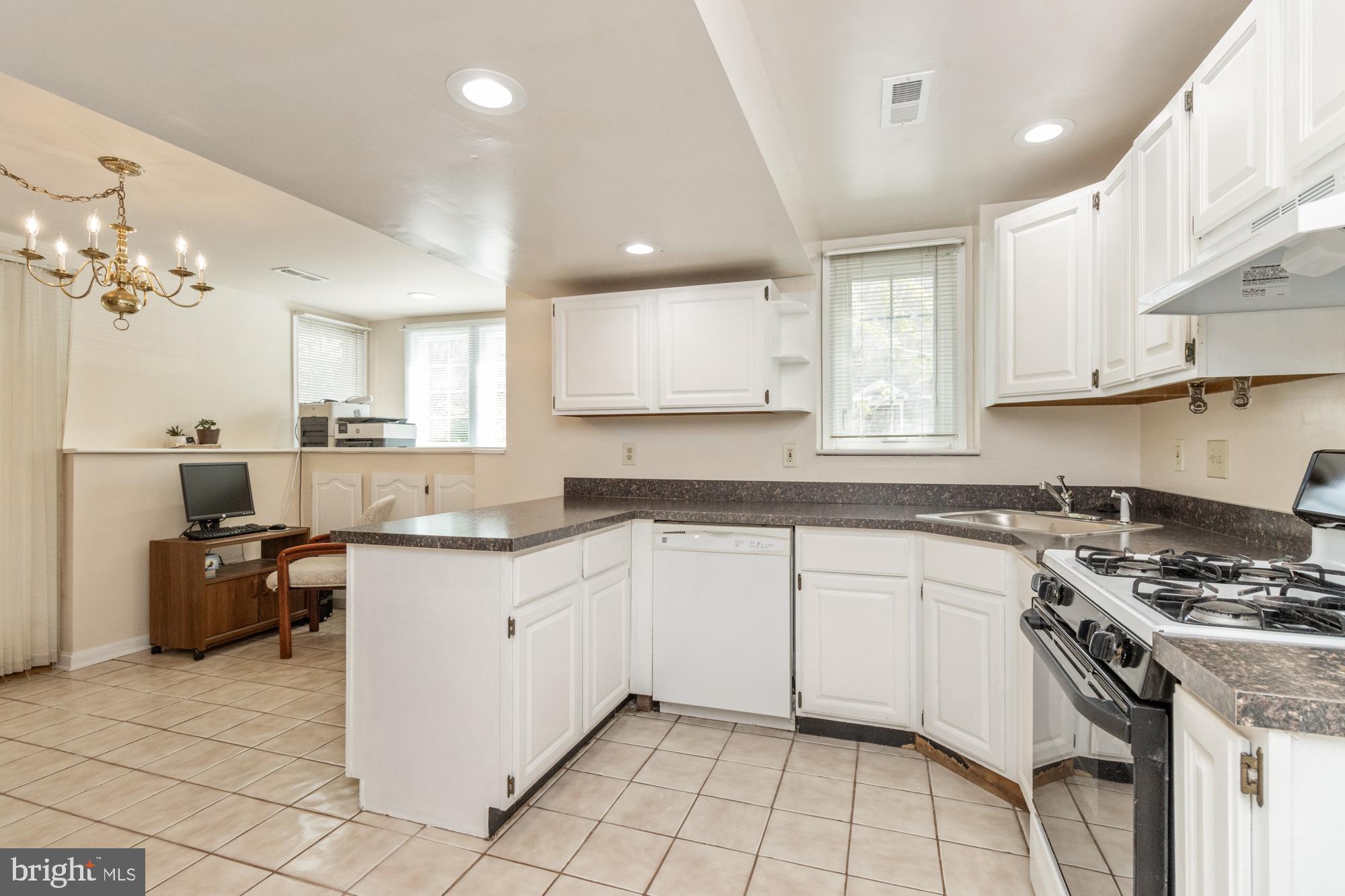 THE FIELDS AT SEMINARY II - Residential