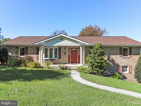 162 BRIAR RIDGE DRIVE WAYNESBORO PA 17268