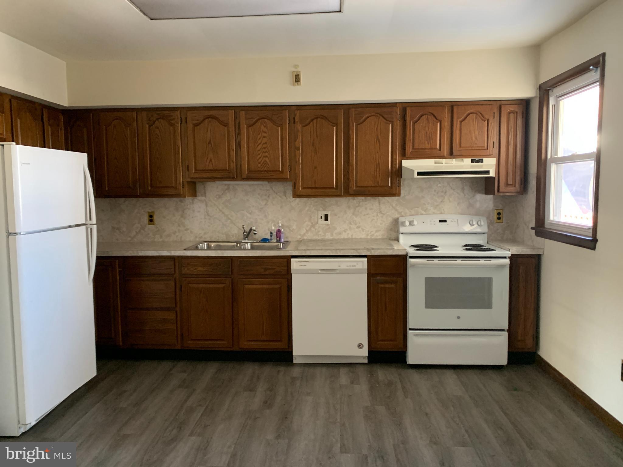 BRISTOL - Residential Lease