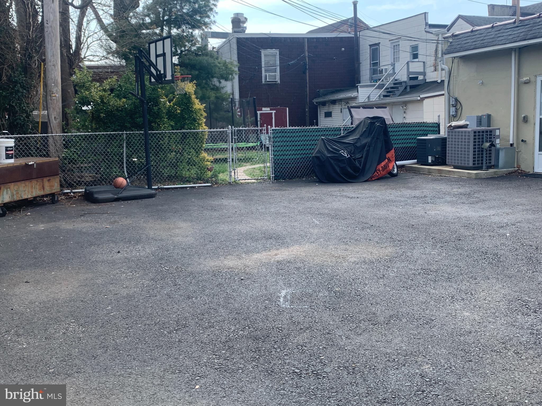 BRISTOL - Residential Lease