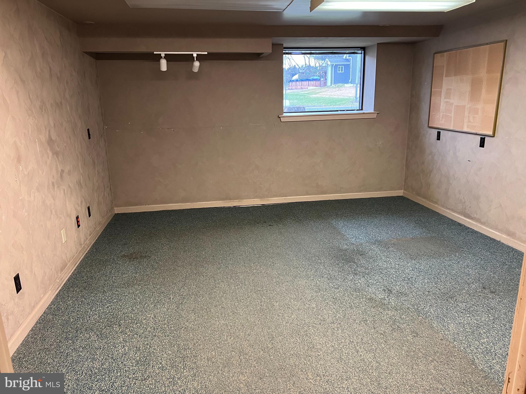 WEST EARL TWP - Commercial Sale