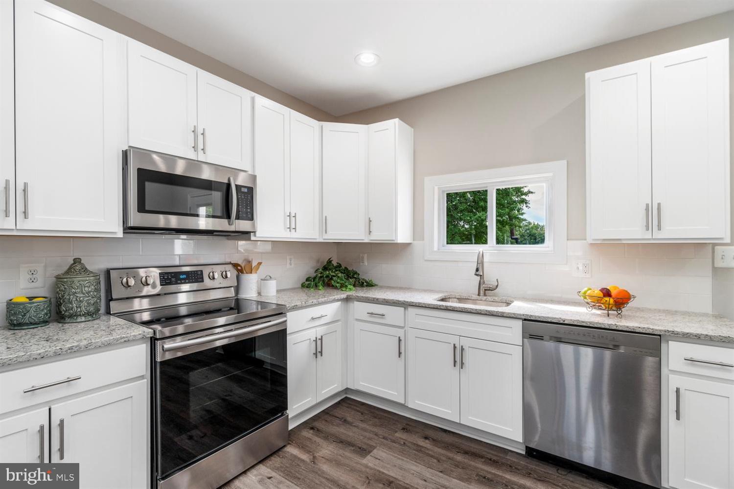 EDGEMERE/SPARROWS POINT - Residential