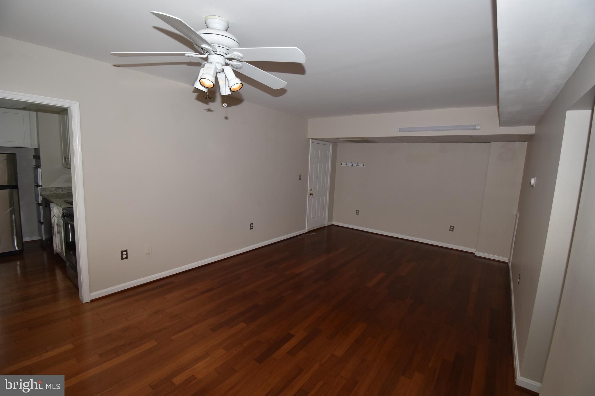 1816 QUEENS LANE 4-225