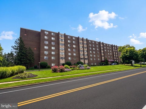 Photo of 860 Lower Ferry Road #0-A, EWING, NJ 08628 (MLS # NJME2084602)