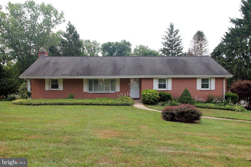 Brookhill Farms Best Buy! 3 Bedroom Custom Built Brick Rancher. Well kept property - Interior shows well in every room. A must See!