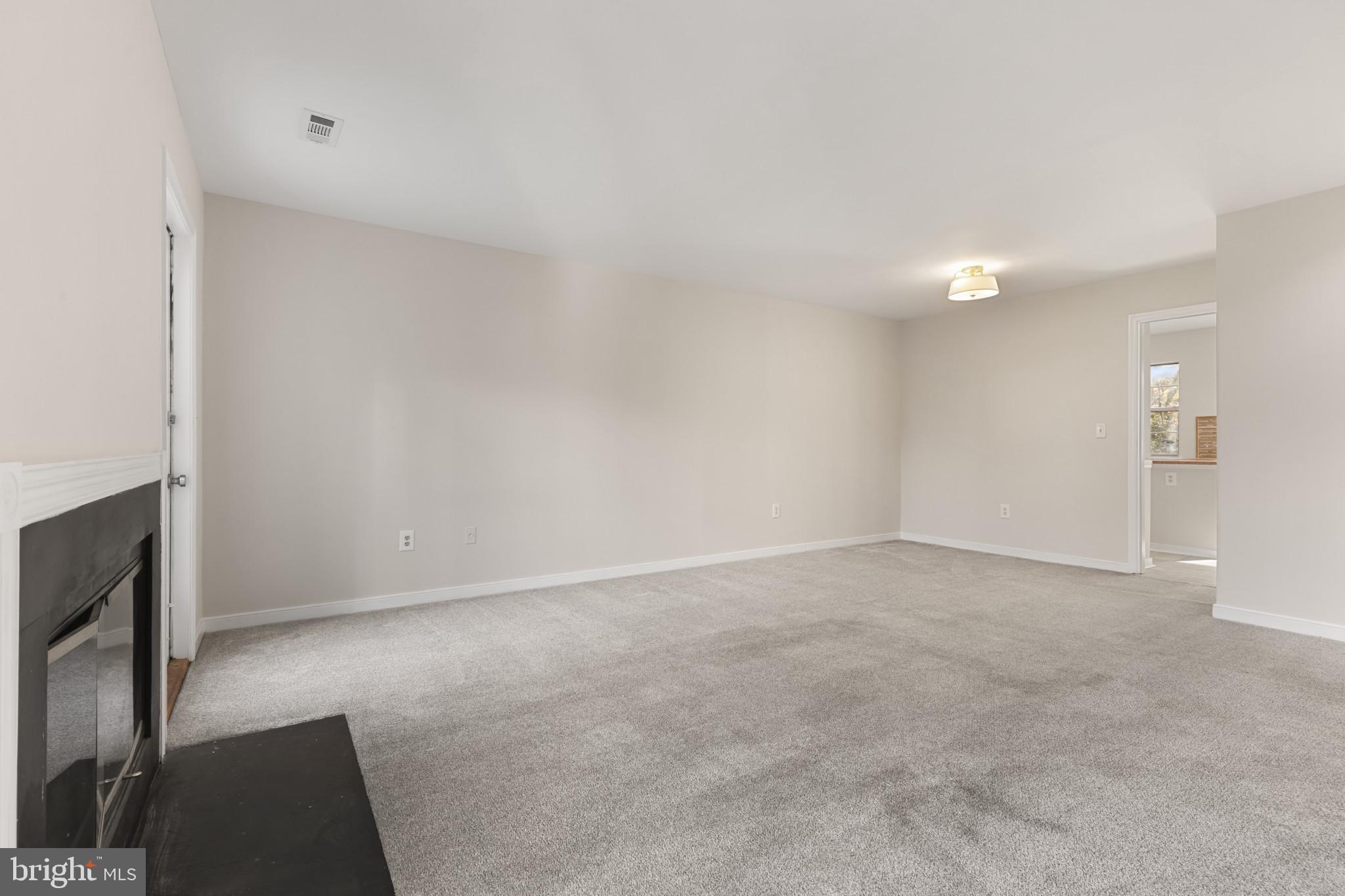 EDGEWOOD GREEN - Residential Lease