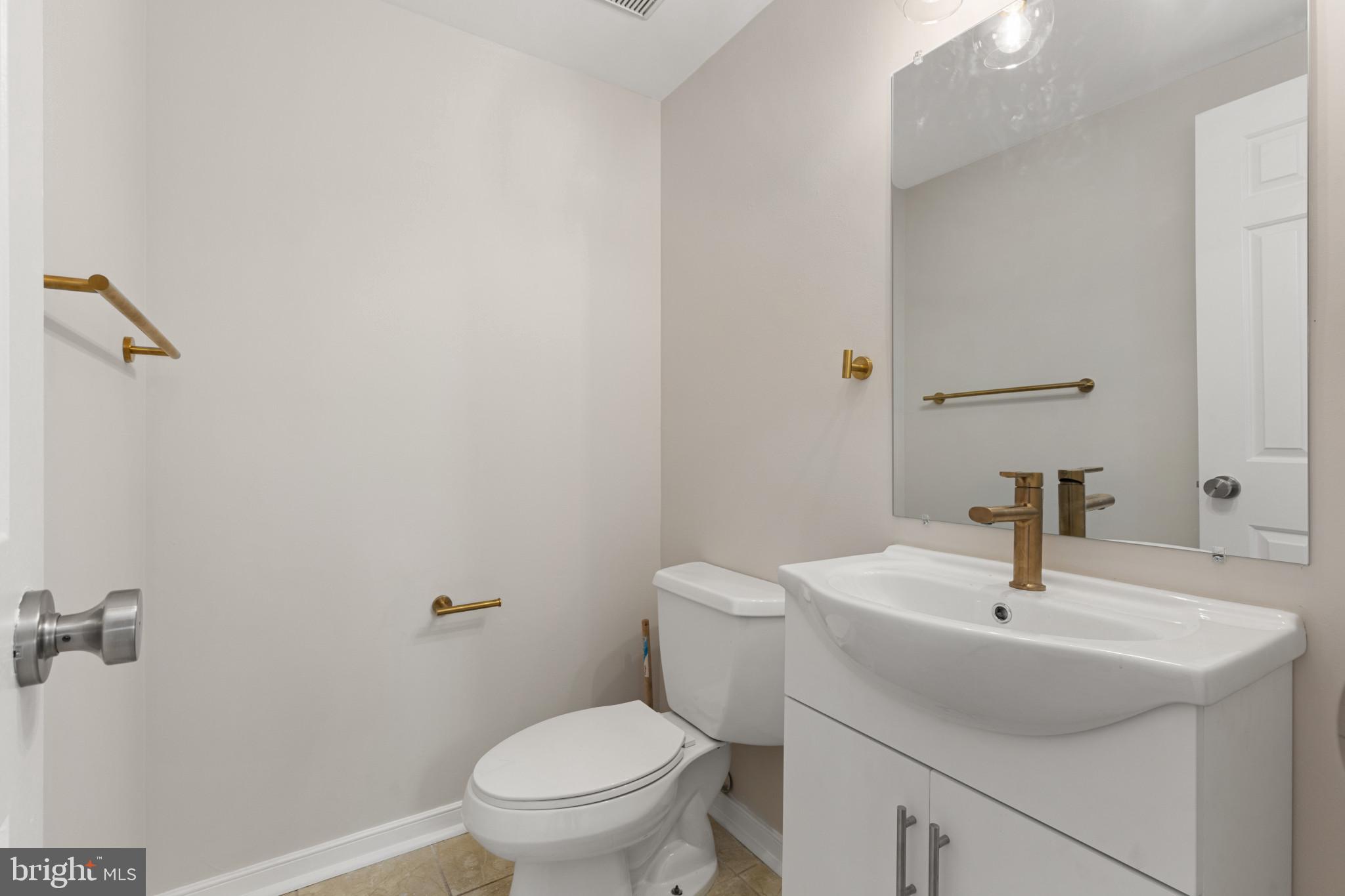 EDGEWOOD GREEN - Residential Lease