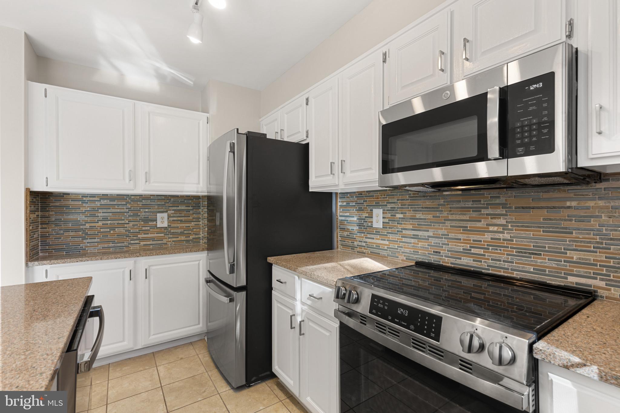 EDGEWOOD GREEN - Residential Lease