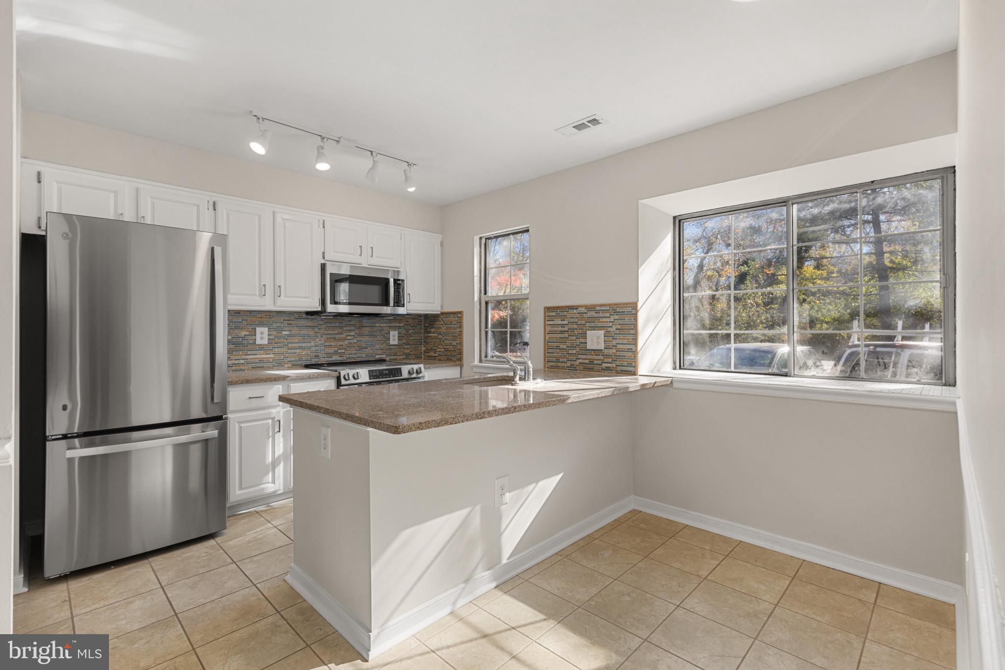 EDGEWOOD GREEN - Residential Lease