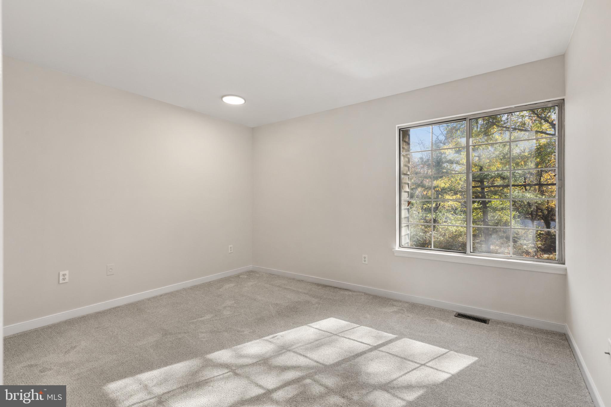 EDGEWOOD GREEN - Residential Lease