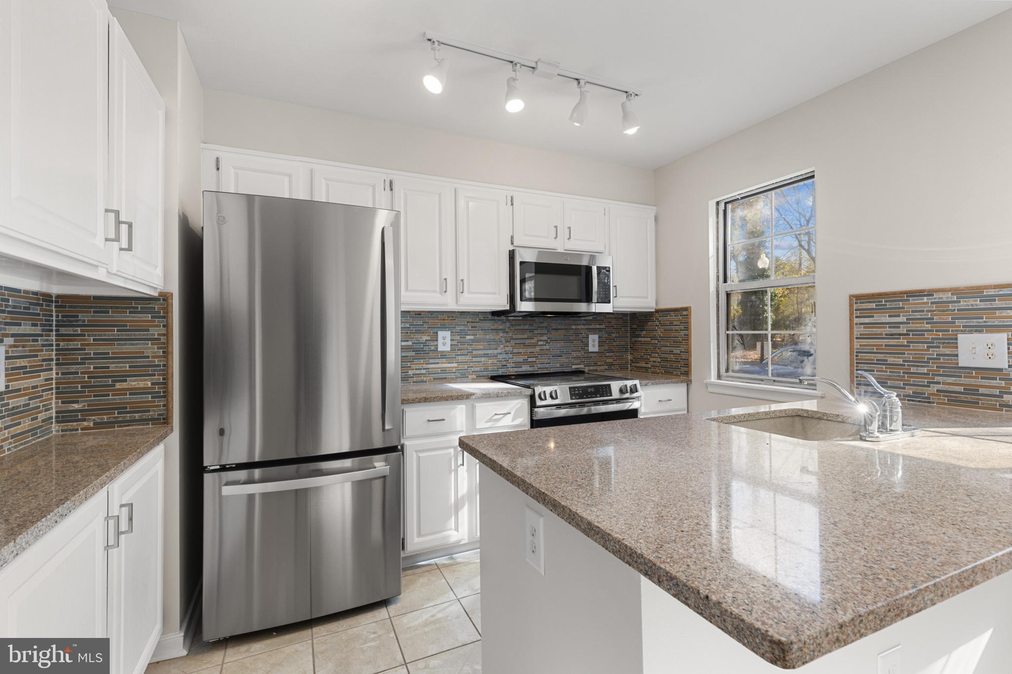 EDGEWOOD GREEN - Residential Lease