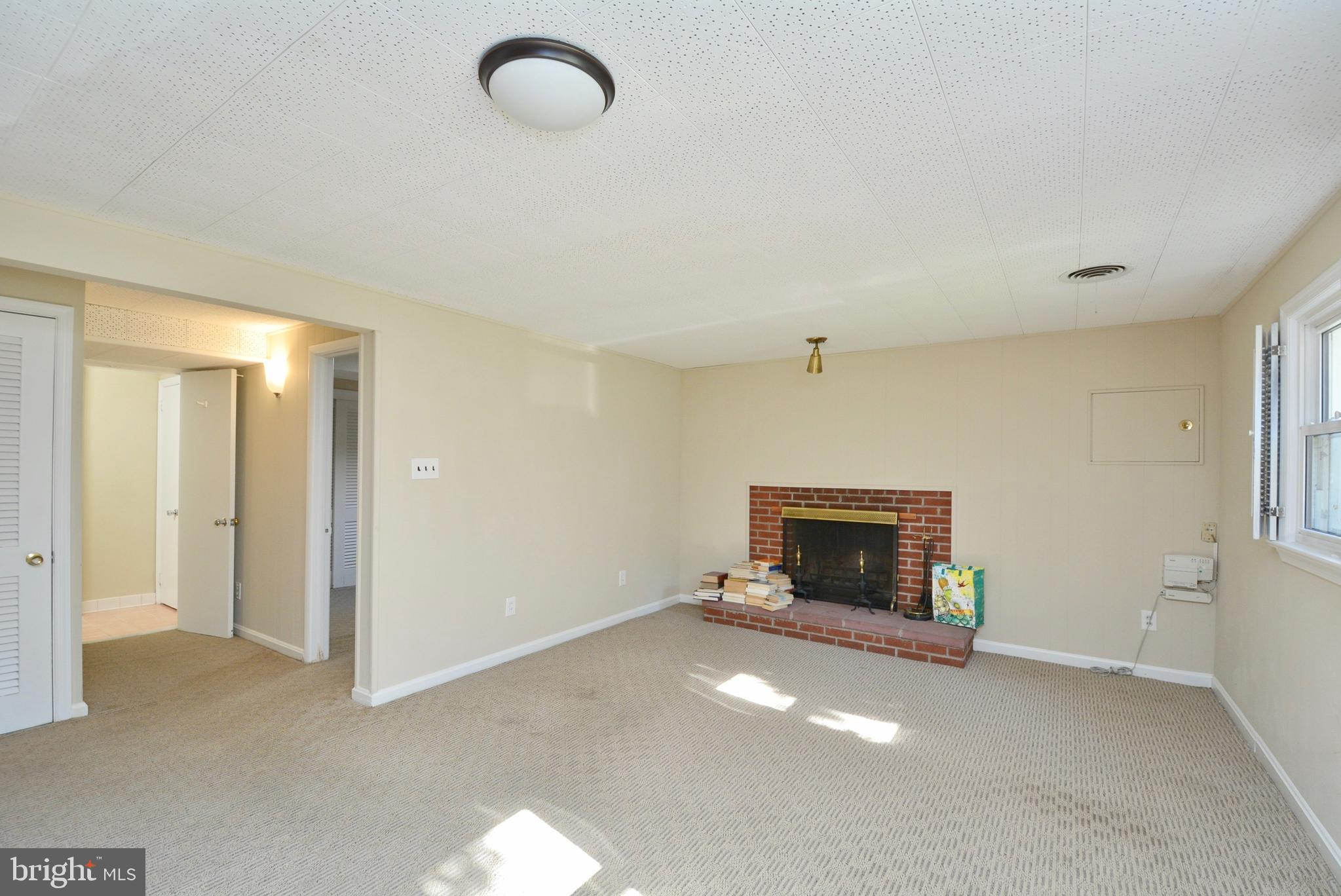 MADISON MANOR - Residential Lease