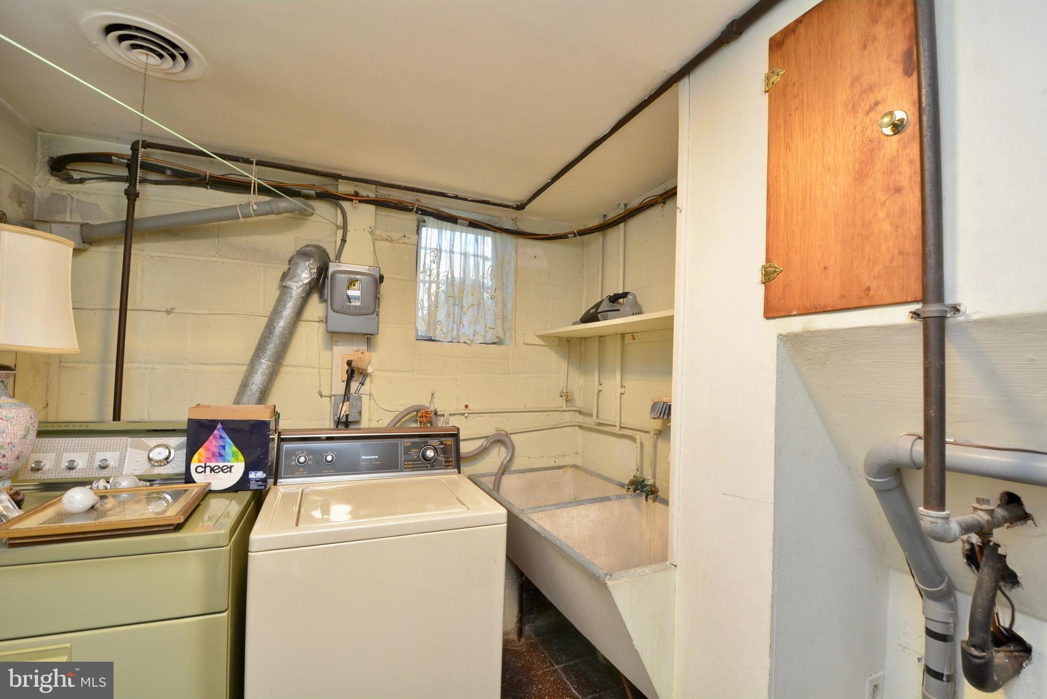 MADISON MANOR - Residential Lease