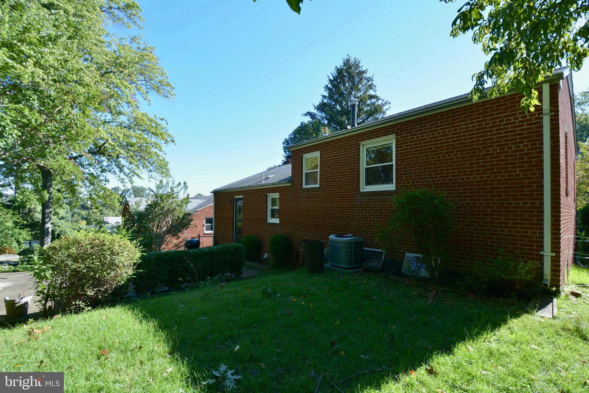 MADISON MANOR - Residential Lease