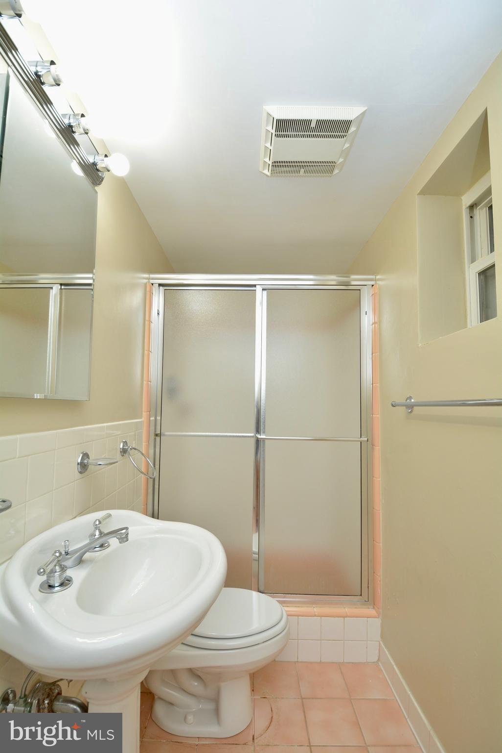 MADISON MANOR - Residential Lease