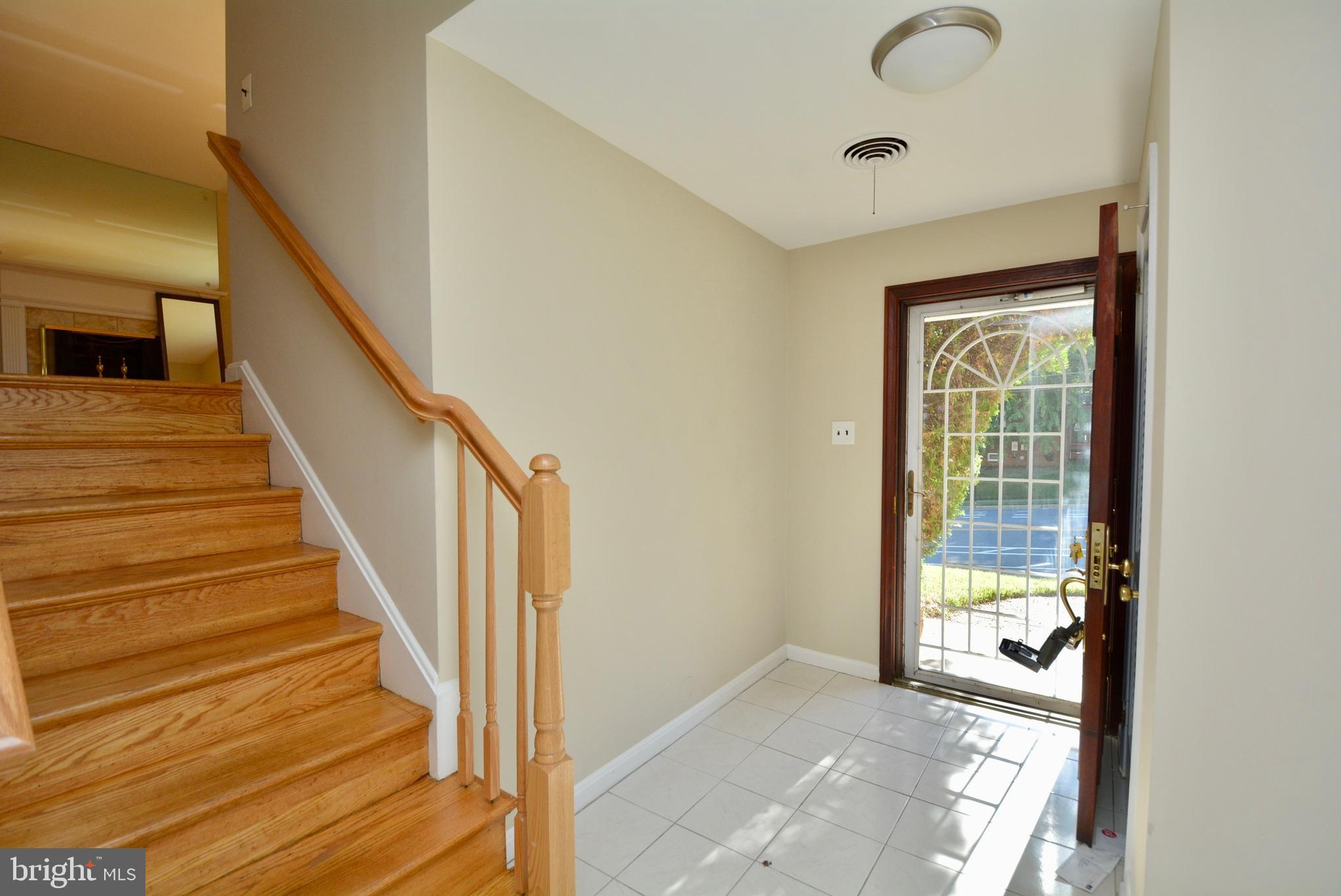 MADISON MANOR - Residential Lease