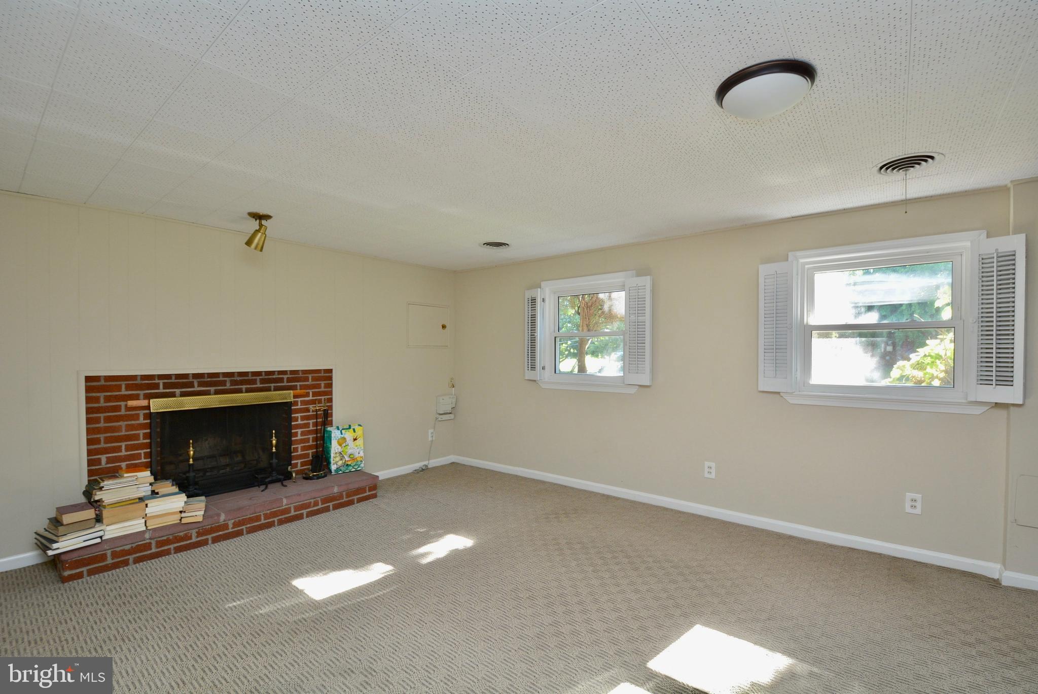 MADISON MANOR - Residential Lease