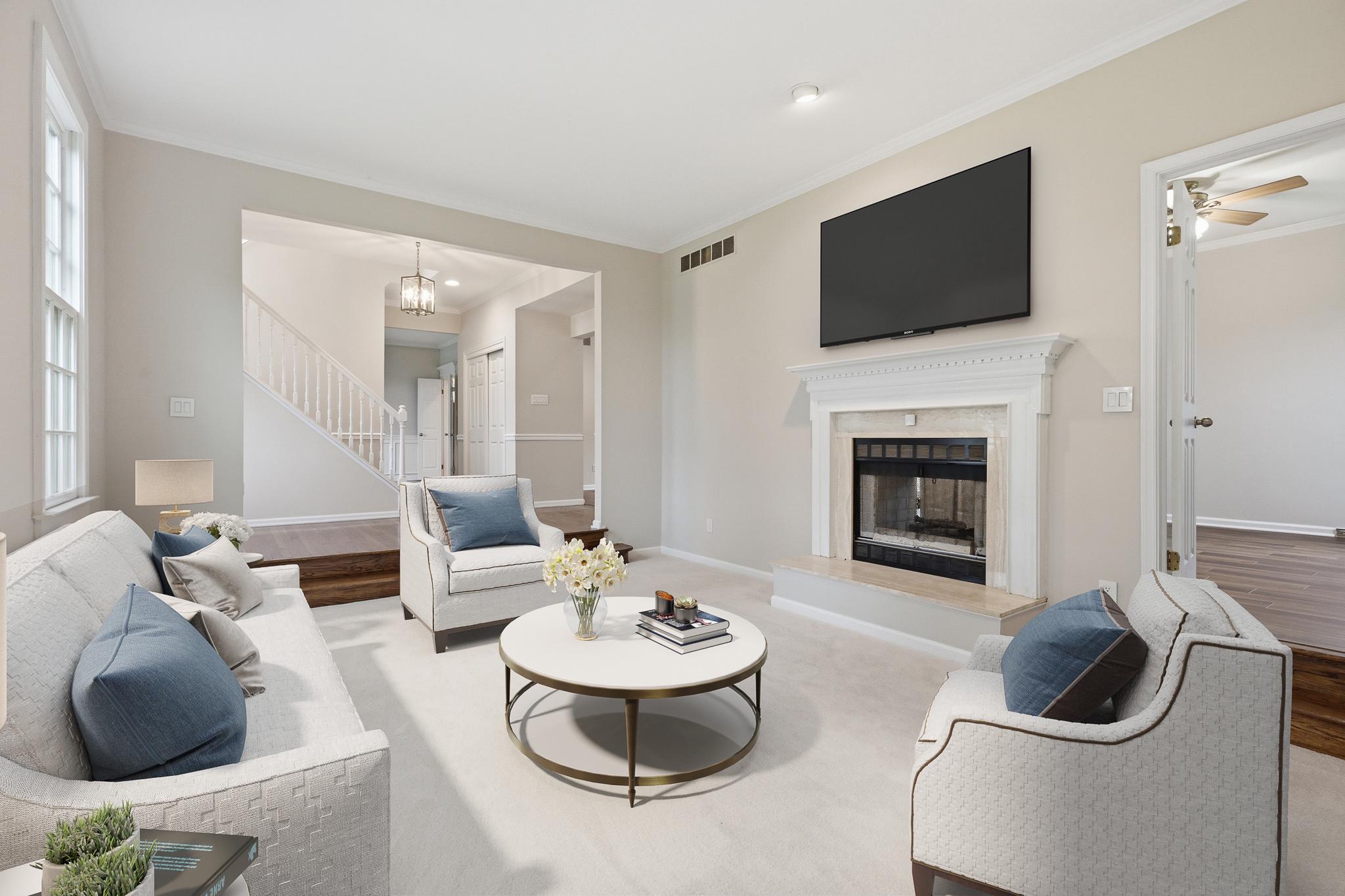 1 E PERIWINKLE LANE