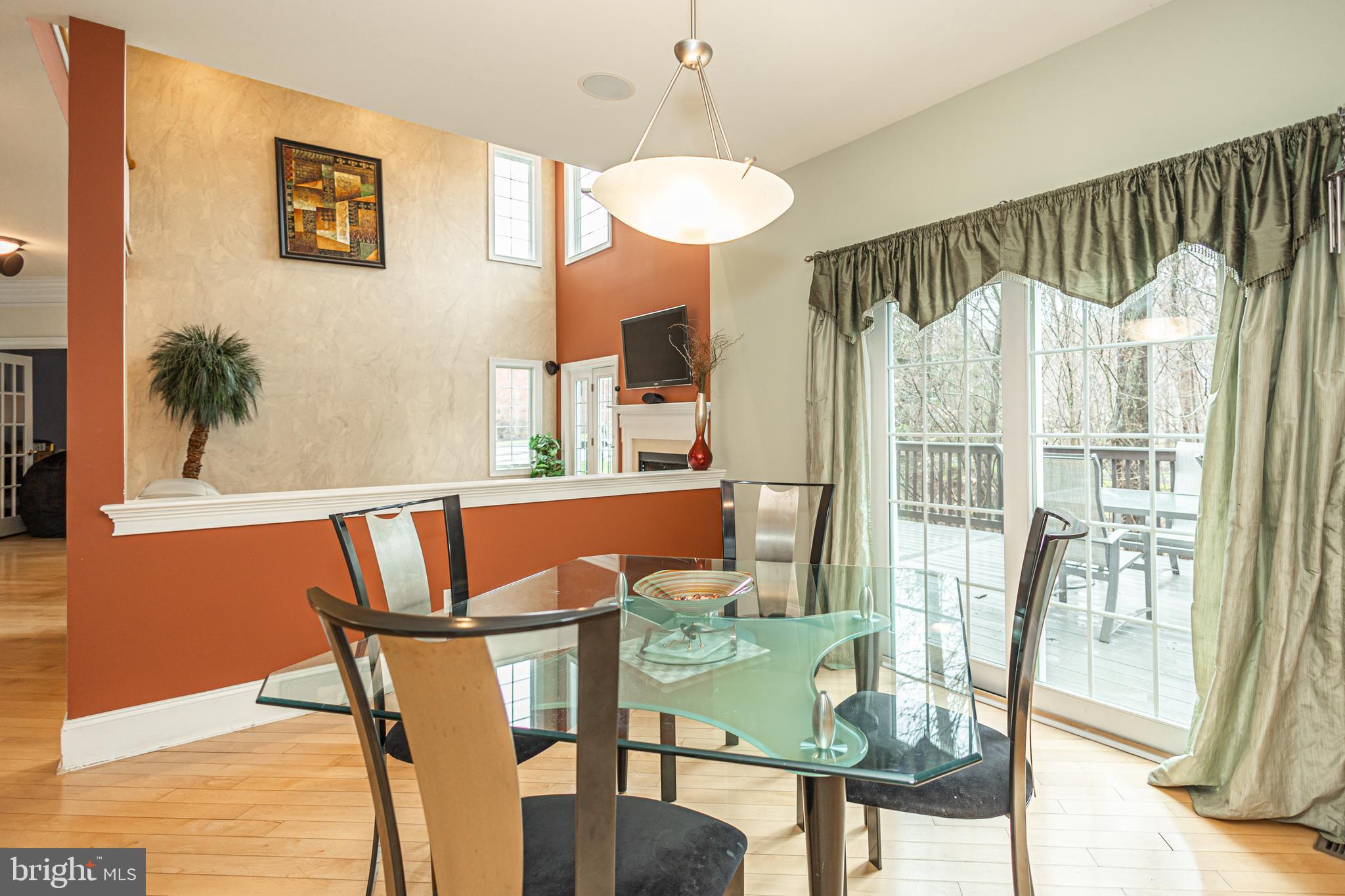 UPPER MOUNTAIN ESTS - Residential