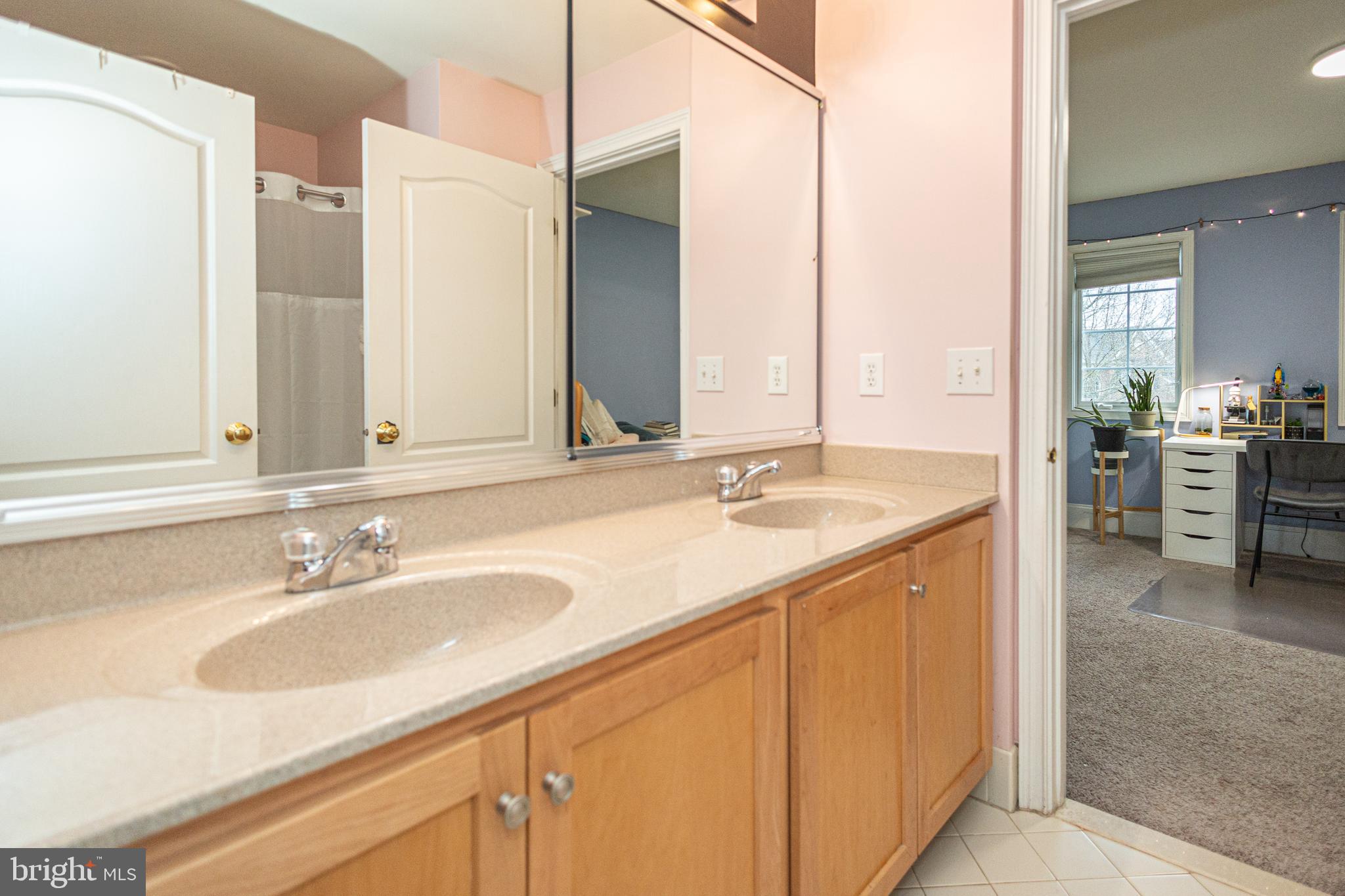 UPPER MOUNTAIN ESTS - Residential