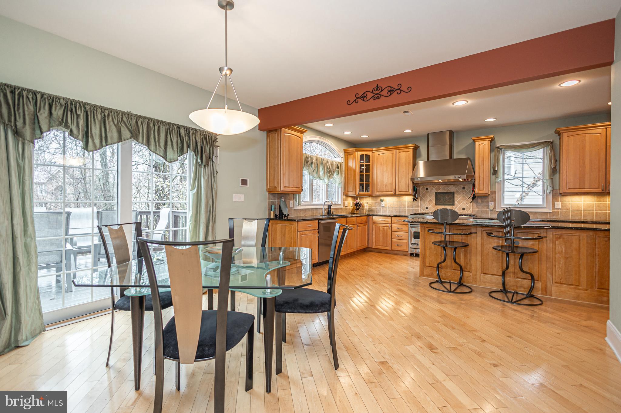 UPPER MOUNTAIN ESTS - Residential