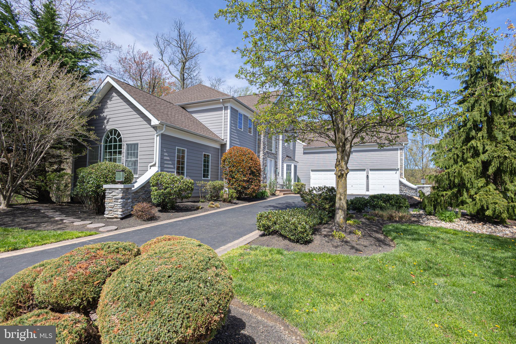 UPPER MOUNTAIN ESTS - Residential