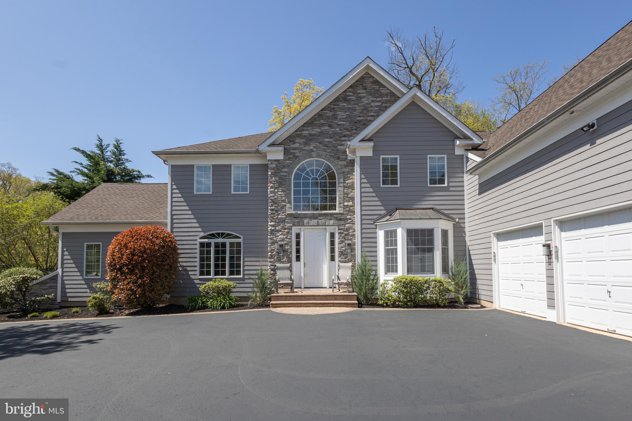 UPPER MOUNTAIN ESTS - Residential