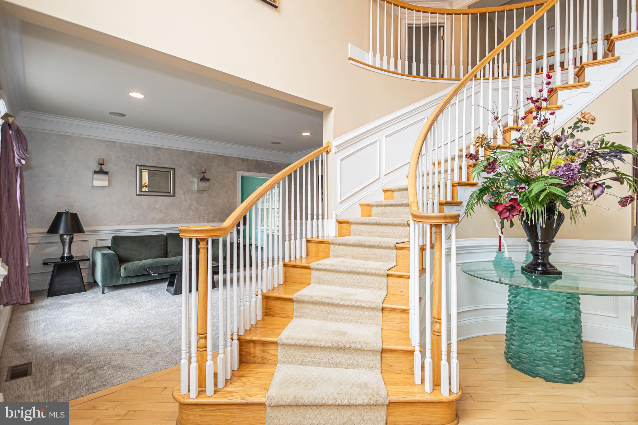 UPPER MOUNTAIN ESTS - Residential