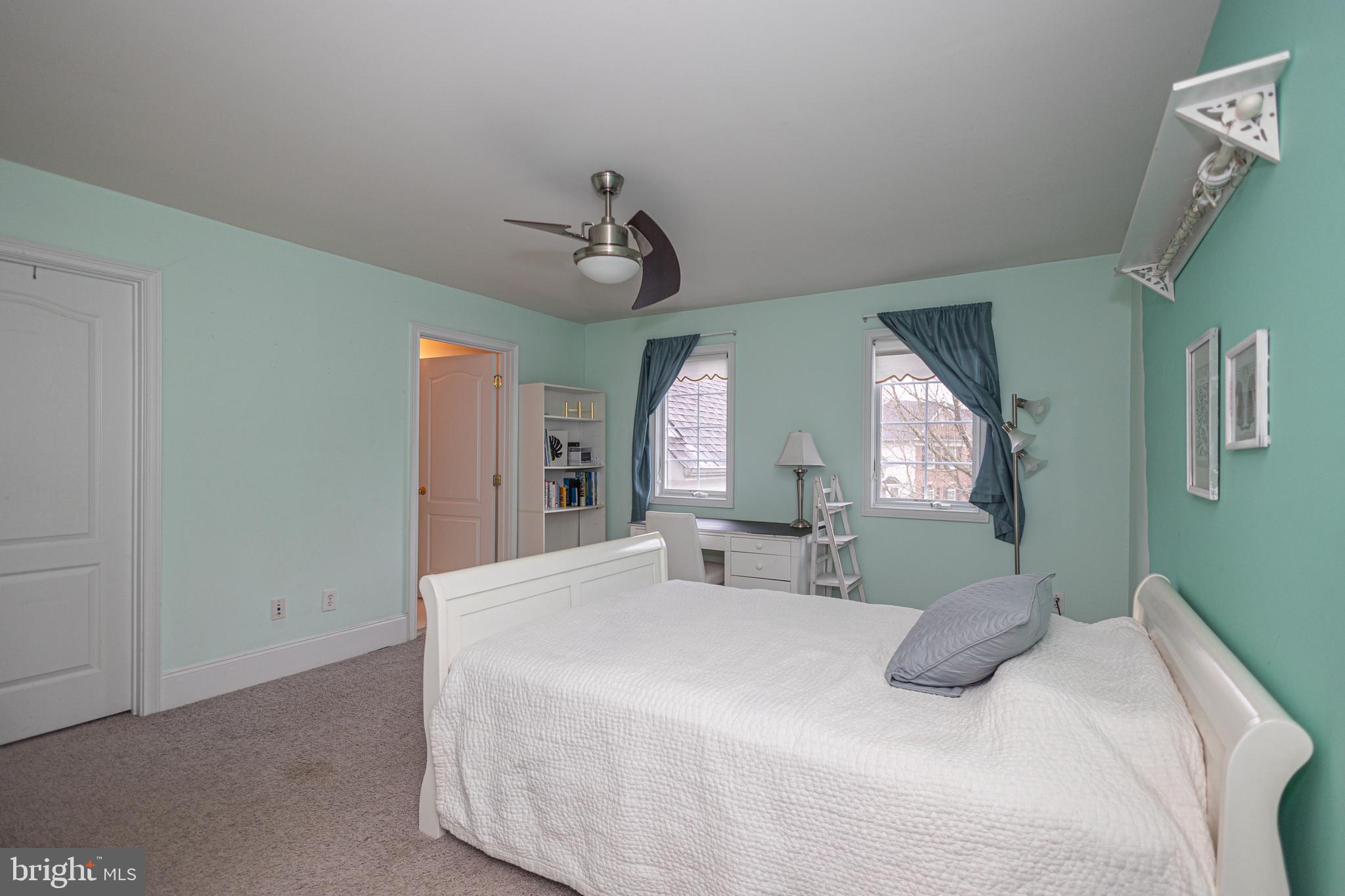 UPPER MOUNTAIN ESTS - Residential