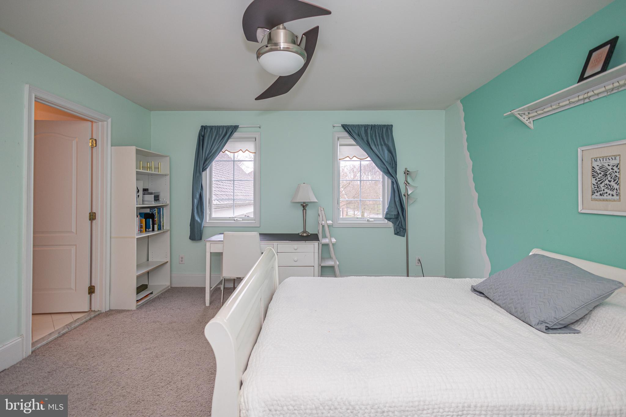 UPPER MOUNTAIN ESTS - Residential